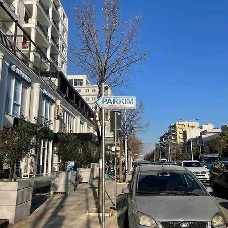 Appartamento Modern Overlooking The Of Tirana *