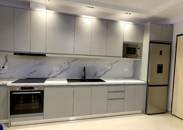 Apartman Modern Overlooking The Of Tirana *